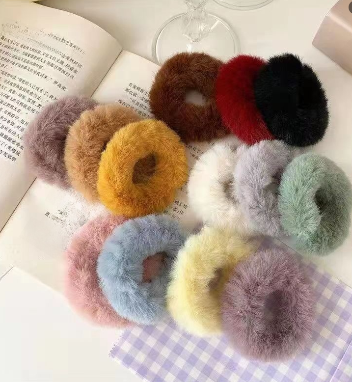 Fluffy Faux Fur Scrunchies – Cozy Ponytail Holders (Multiple Colors)