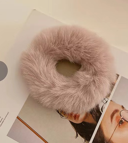 Fluffy Faux Fur Scrunchies – Cozy Ponytail Holders (Multiple Colors)