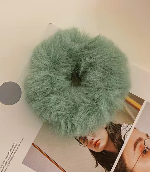 Fluffy Faux Fur Scrunchies – Cozy Ponytail Holders (Multiple Colors)