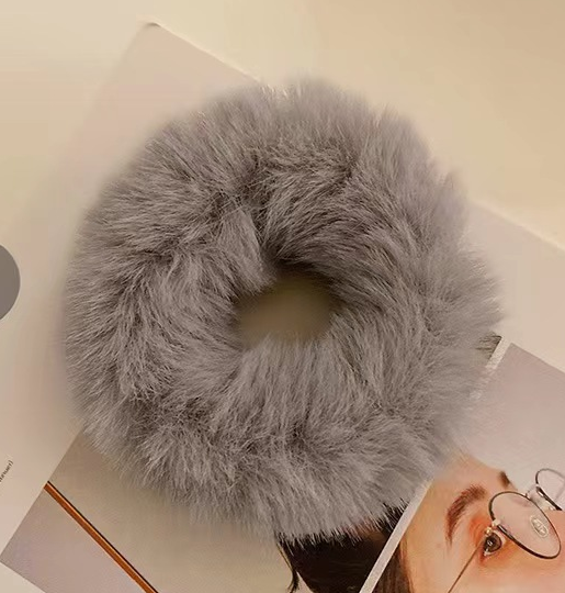 Fluffy Faux Fur Scrunchies – Cozy Ponytail Holders (Multiple Colors)