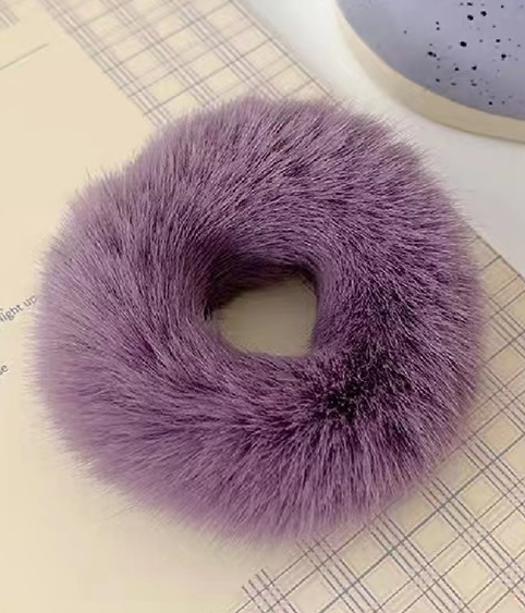 Fluffy Faux Fur Scrunchies – Cozy Ponytail Holders (Multiple Colors)