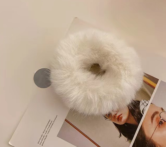 Fluffy Faux Fur Scrunchies – Cozy Ponytail Holders (Multiple Colors)
