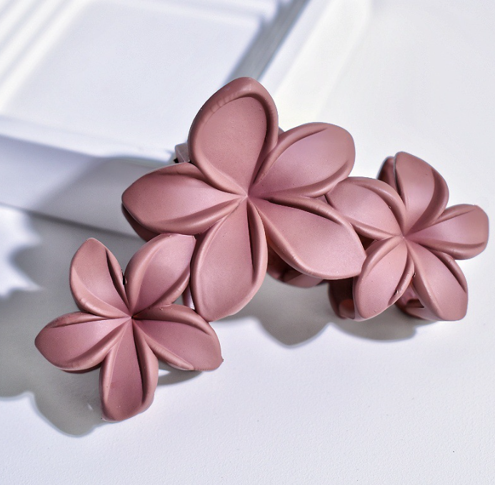 Small Floral Claw Clip – Matte Flower Hair Clip (Multiple Colors)